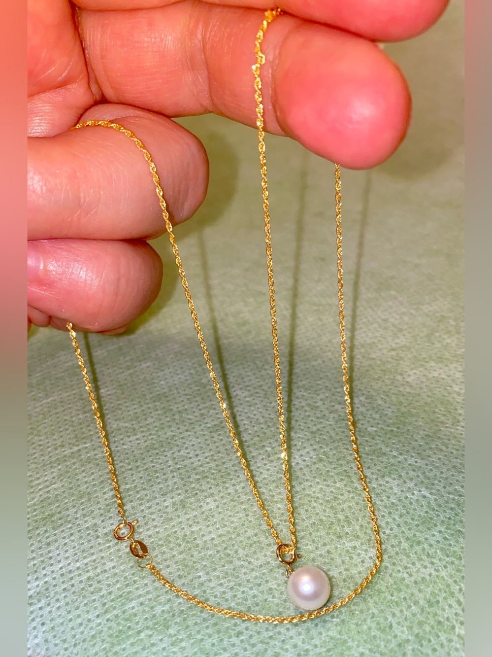 18 K Gold Pearl Pendant Necklace - Classic Women’s Jewelry. Unisex necklace
